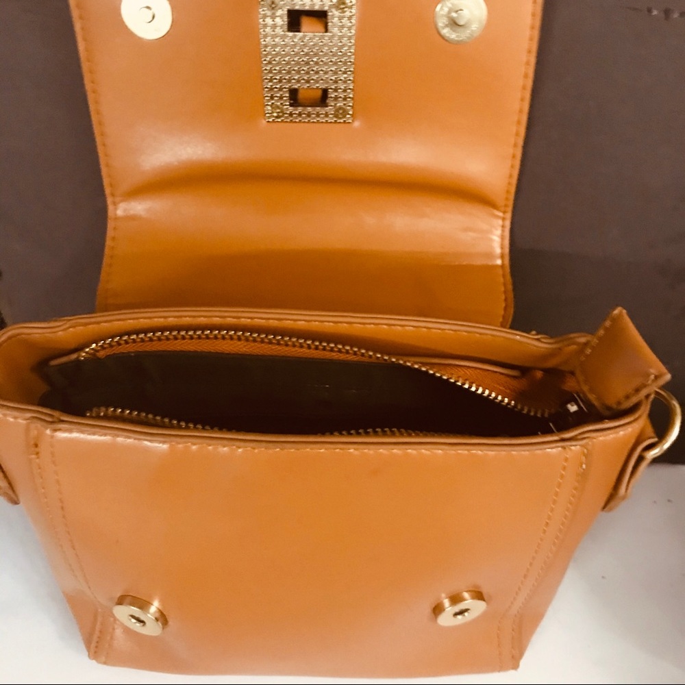 Handbag 😗 - Picture 5 of 5
